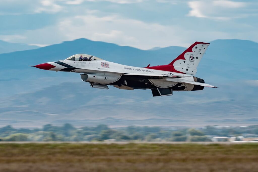 Air Force pilot safely ejects before F-16 crashes in California