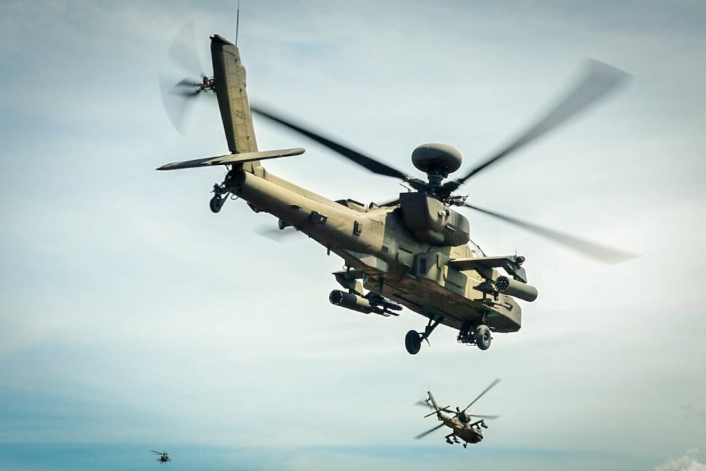 Army moves toward contractor-run pilot training after years of safety concerns Army moves toward contractor-run pilot training after years of safety concerns