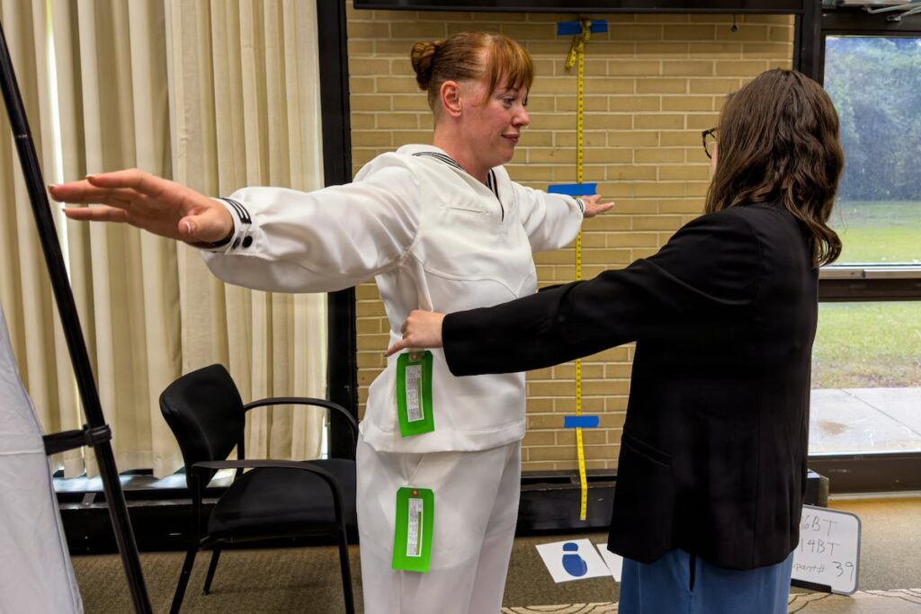Navy works with 80 female sailors to evaluate future uniforms Navy works with 80 female sailors to evaluate future uniforms