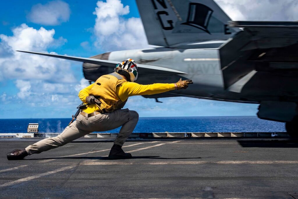 USS Abraham Lincoln to return home after 320 days