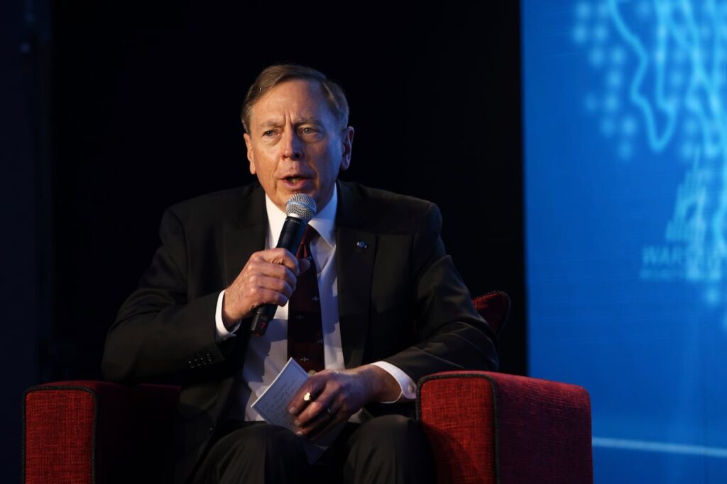 US military needs ‘urgent revolutionary institutional change’ to prepare for modern war, Petraeus says US military needs ‘urgent revolutionary institutional change’ to prepare for modern war, Petraeus says